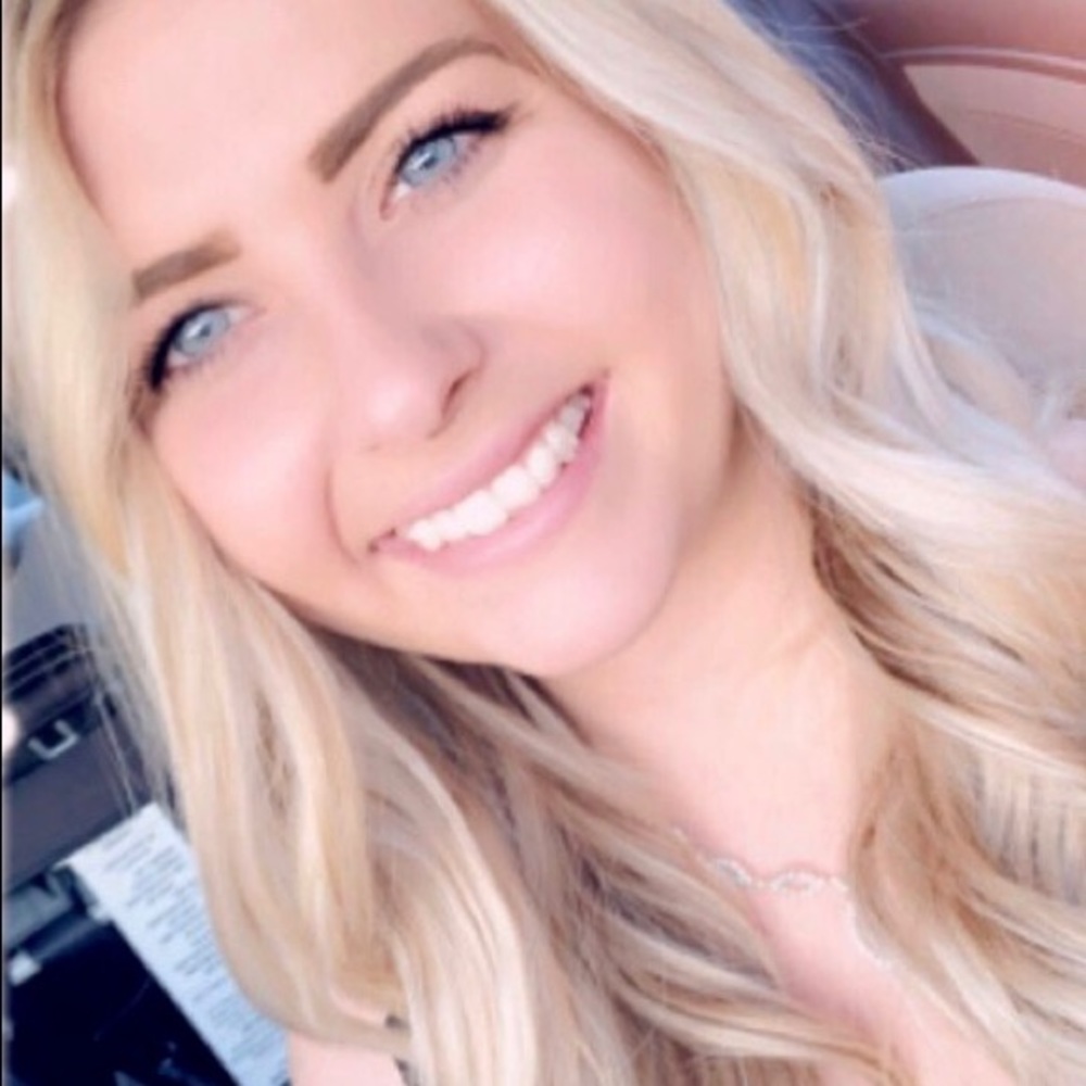 MEET YOUR POSHER ❤️